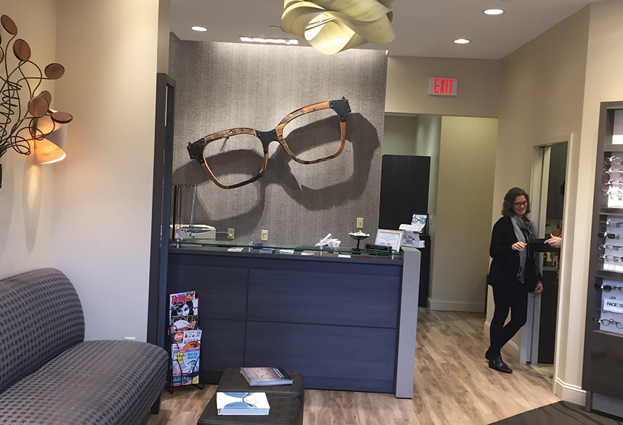 Eyecare motifs at American Vision at the Court