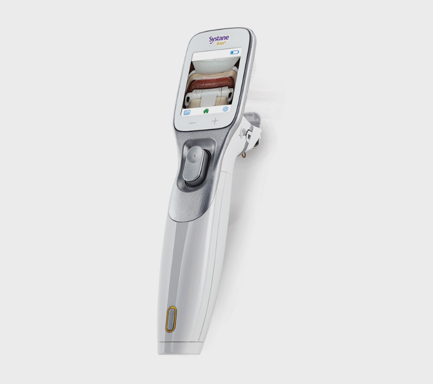 SYSTANE’s handheld iLux Meibomian Gland Dysfunction (MGD) Thermal Pulsation System 