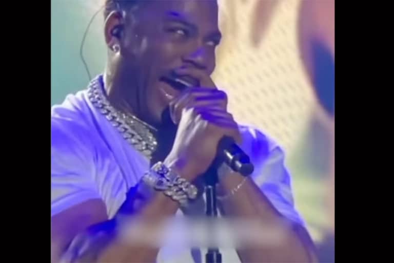 Nelly’s Continuous Eye Rolls During Odd Performance in Australia Draw