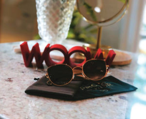 WOOW-Sunglasses-and-Cloth