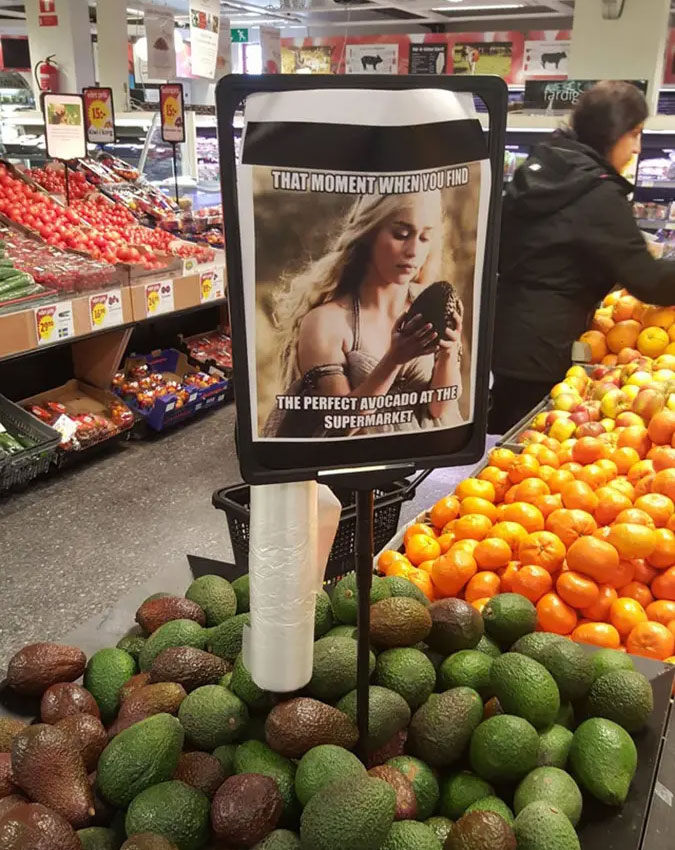 Please Don’t Scare the Jewelry … and 31 More Pretty Hilarious Retailer Signs