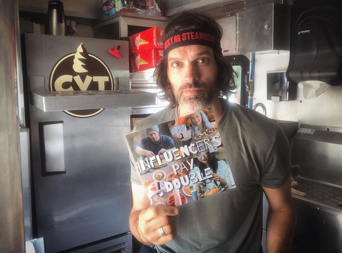 Please Don’t Scare the Jewelry … and 31 More Pretty Hilarious Retailer Signs