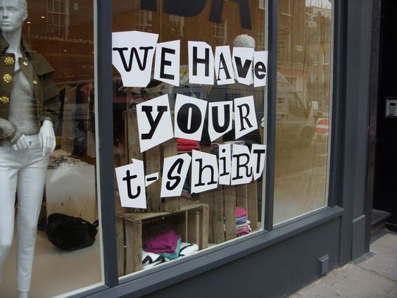 Please Don’t Scare the Jewelry … and 31 More Pretty Hilarious Retailer Signs