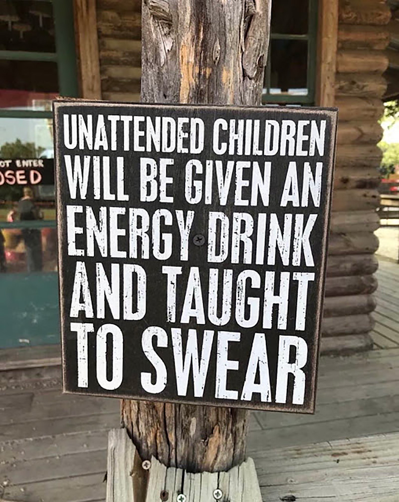 Please Don’t Scare the Jewelry … and 31 More Pretty Hilarious Retailer Signs