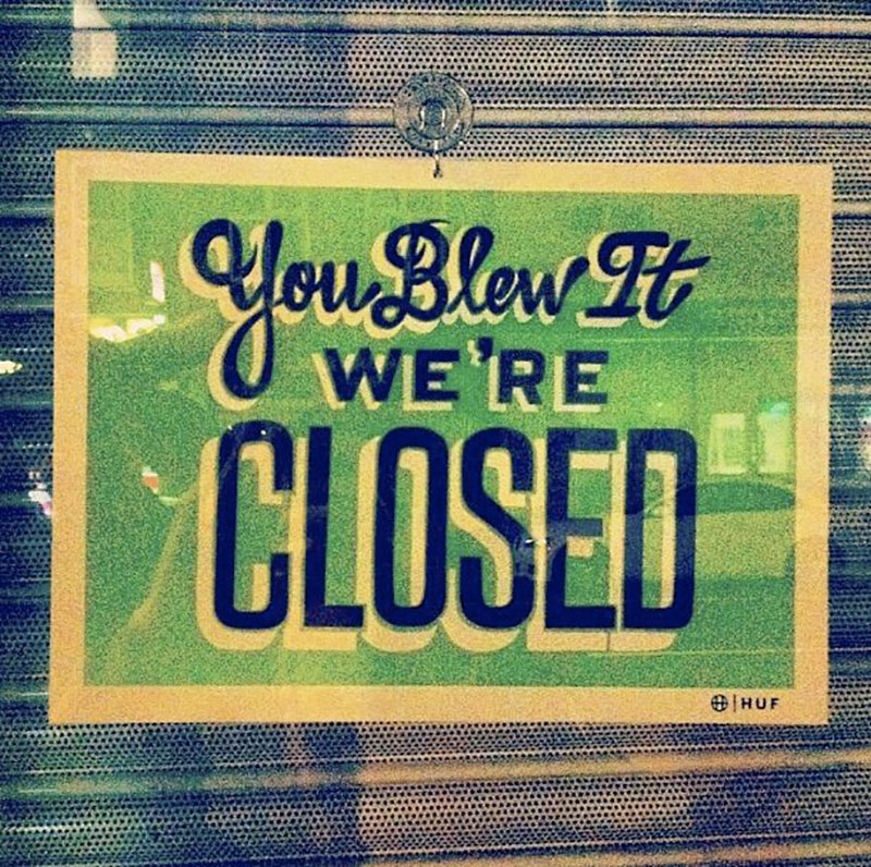 Please Don’t Scare the Jewelry … and 31 More Pretty Hilarious Retailer Signs